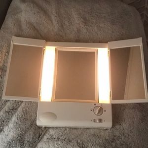 Remington makeup/vanity mirror
